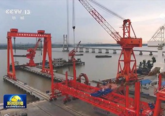 国内首台建筑构件装配机器人在通亮相