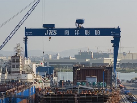 MU700t造船门式起重机